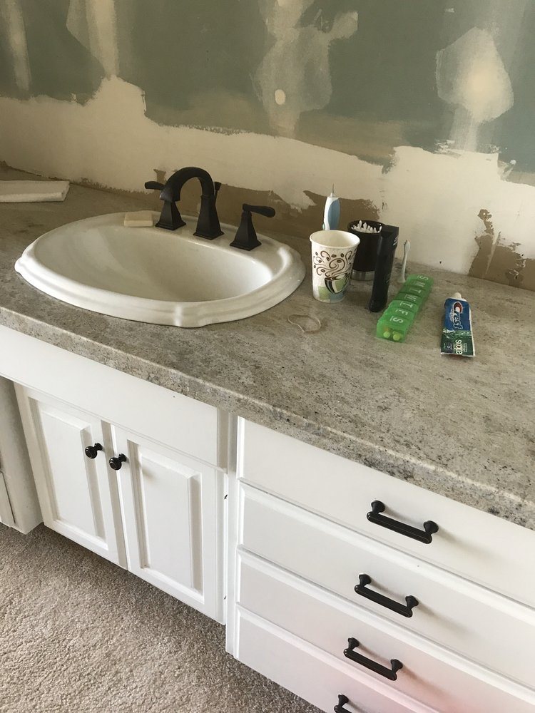 Bathroom vanity top with undermount sink