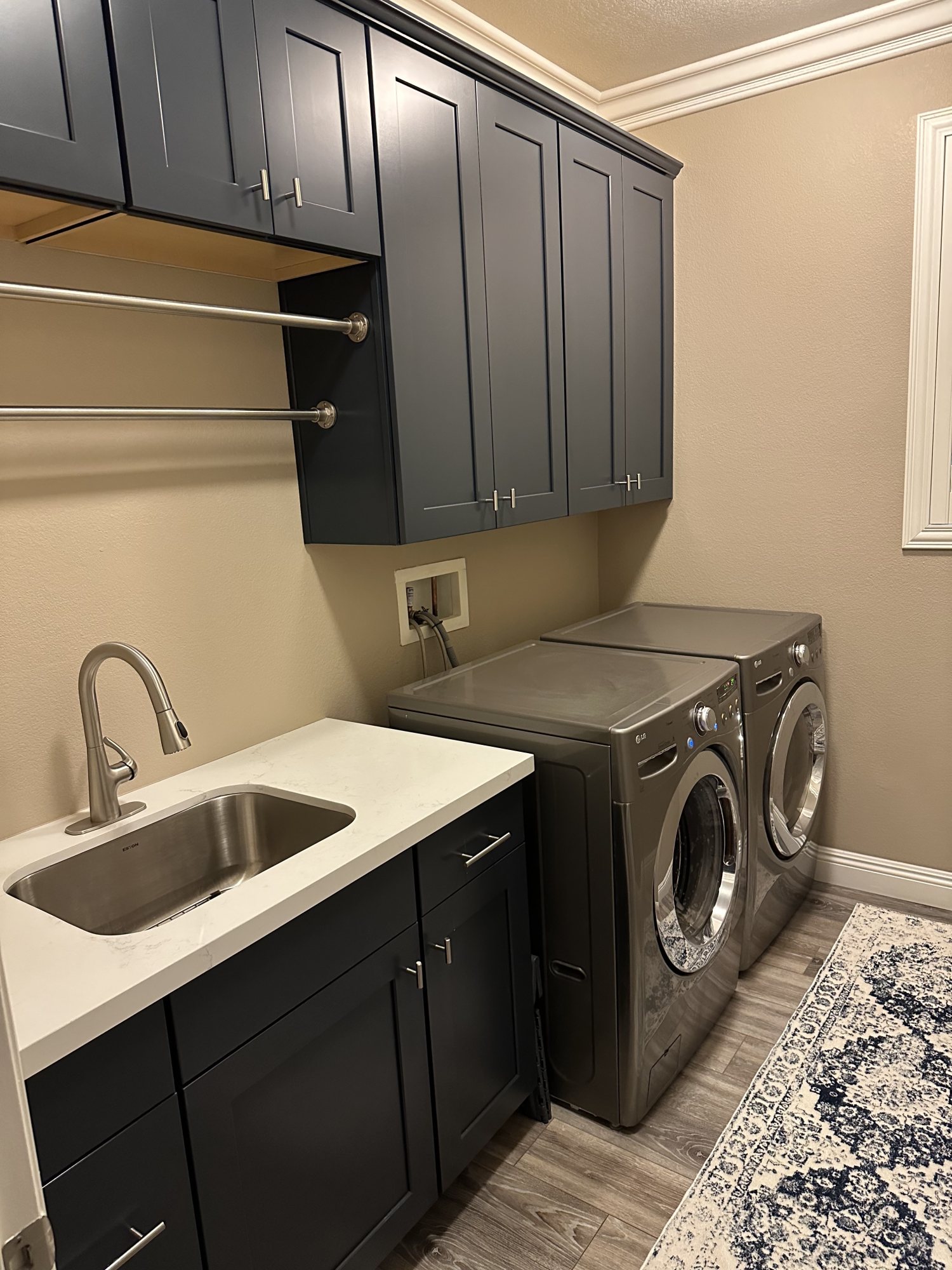 Quartz laundry room top with undermount sink