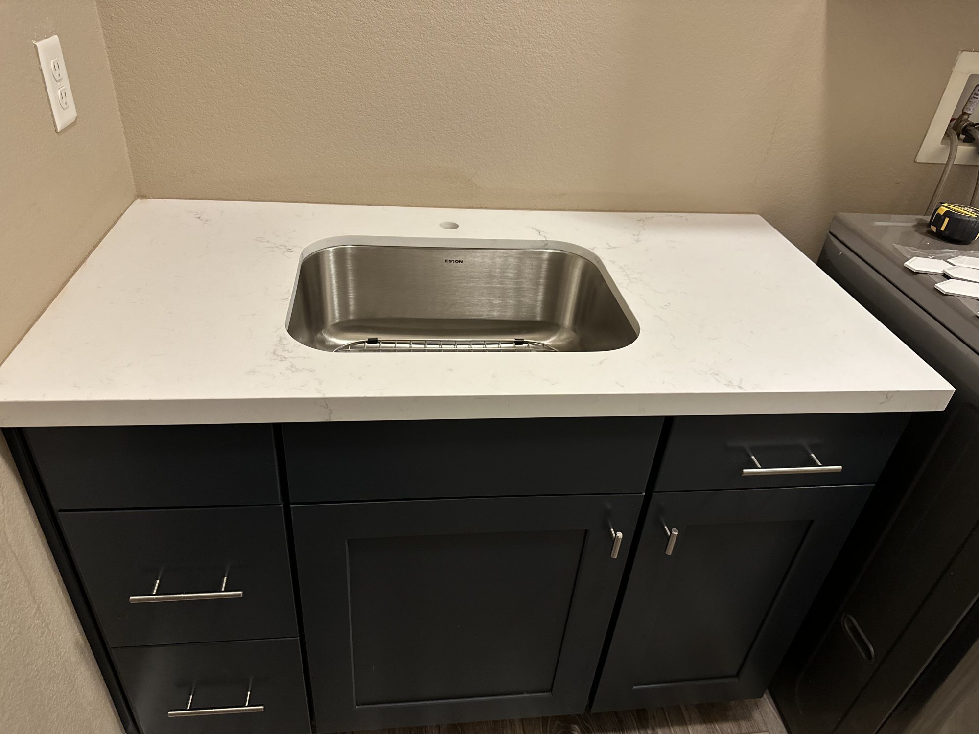 Undermount sink detail in a quartz top